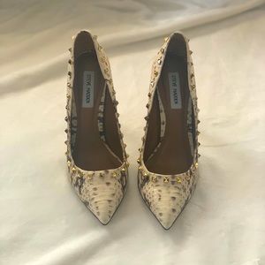 Gently Used Steven Madden Spiked Pumps